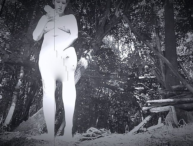 Viktoria Goo Porno Video: Duschen im Wald / Vintage-Look