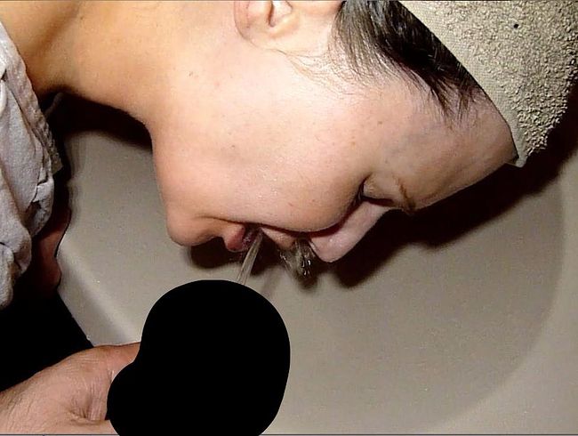 Viktoria Goo Porno Video: Was ist nass und schmeckt Bier...?